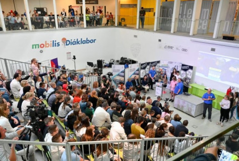 Csillagközi kapcsolatok napja