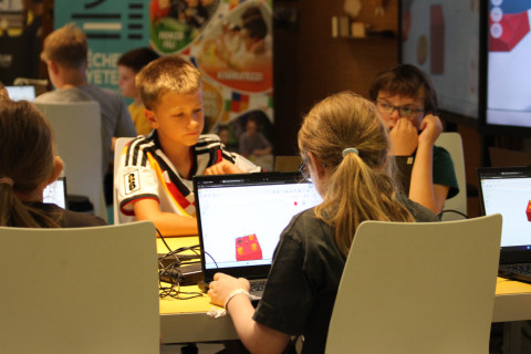 Mobilis LEGO tábor 2026.07.06-07.10.