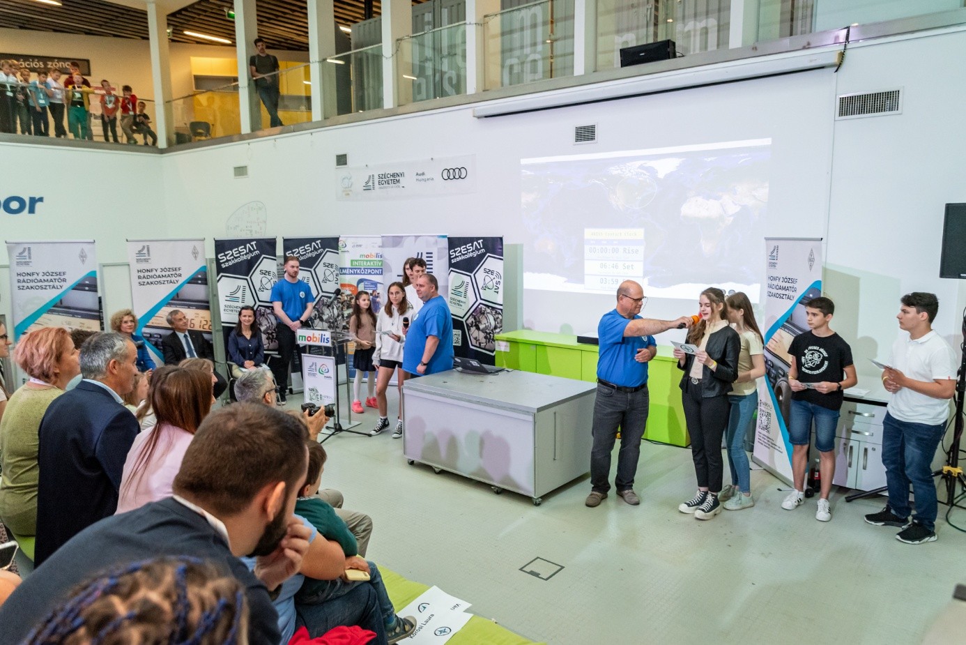 Csillagközi kapcsolat: Diákok kérdeztek élőben Kapu Tibor kutatóűrhajóstól a Mobilisben