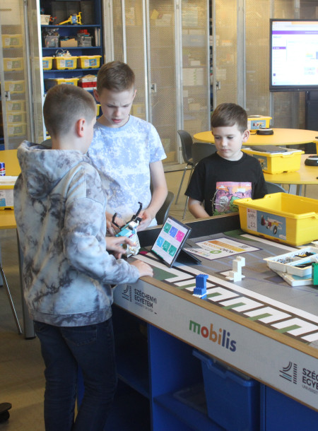 Robotok találkozása a kultúrával - három csapatunk is indul a WRO versenyen