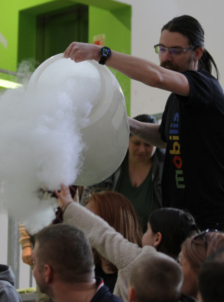 14 éves szülinap a Mobilisben