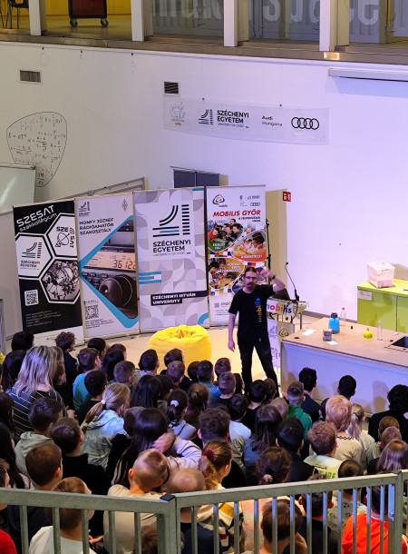 Győrből a világűrig - diákok a magyar űrkutatás nyomában