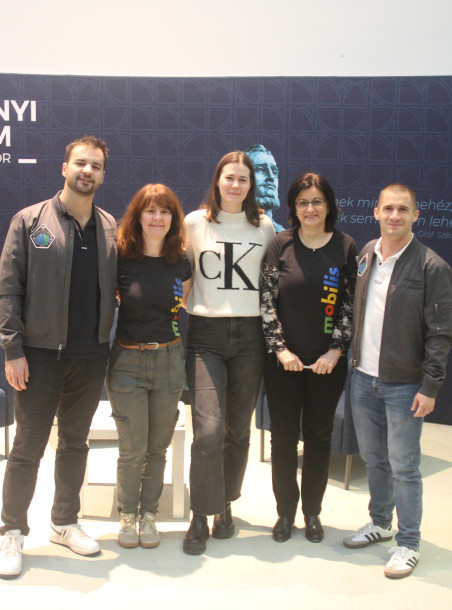 Kutatóűrhajósok a Mobilisben